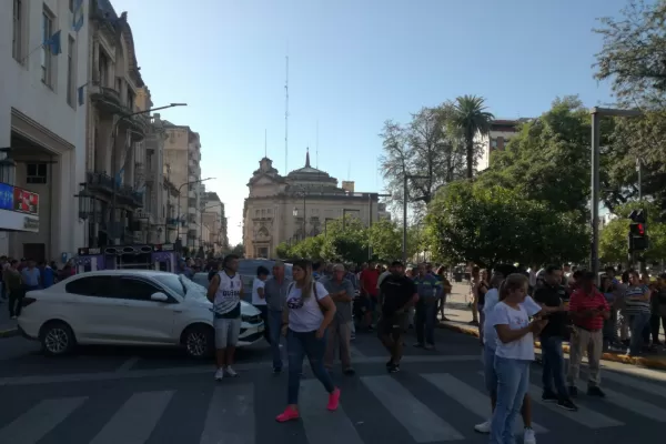 Reclamos por los planes de ahorro de 0km: tenés que elegir entre comer o pagar el auto