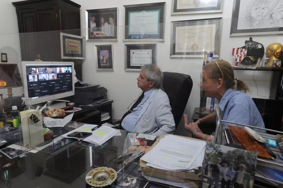 CASO PÚBLICO. La víctima y el querellante Manuel Pedernera vieron la audiencia y luego dieron una conferencia de prensa en el estudio del abogado. la gaceta / foto de antonio ferroni