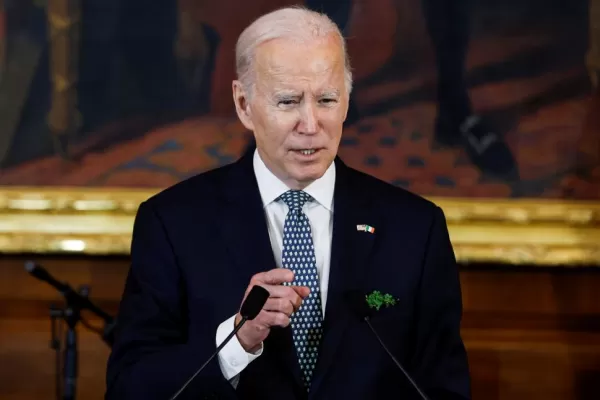 Joe Biden le deseó una pronta recuperación al Papa