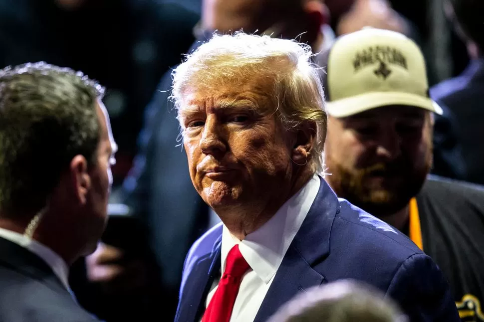 INSTANDO A SUS SEGUIDORES. “A protestar”, planteó en Twitter. reuters