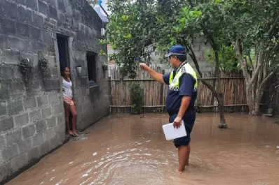 Las aguas que bajaron de los cerros han provocado el desborde de ríos y el anegamiento de pueblos del sur