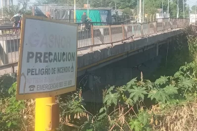 Un peligro: la quema de pastizales causó una pérdida de gas en Canal Sur