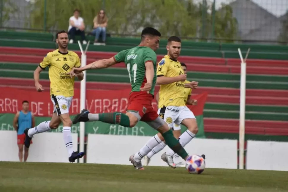 GOLEADOR. Alejandro Melo -con pasado en Atlético- es el máximo artillero de los “sojeros”, con cuatro conquistas. Controlarlo será una de las misiones que aguardan a los “santos” en Carlos Casares. Prensa Club Agropecuario