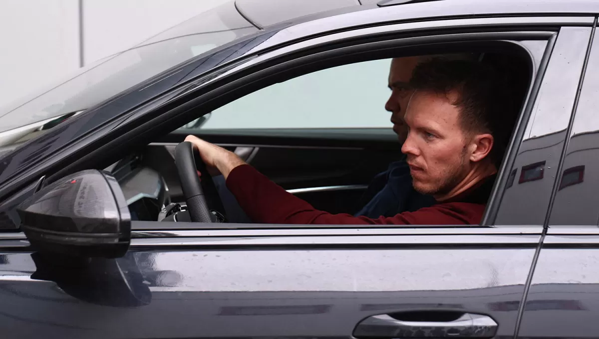 DECISIÓN TOMADA. Julian Nagelsmann visitó hoy el campo de entrenamiento de Säbener Straße, en donde se reunió con la dirigencia, que luego anunció su despido.