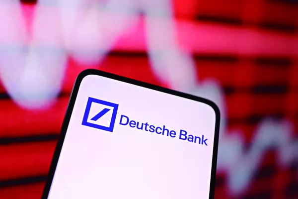El Deutsche Bank cayó 15% y arrastró bolsas