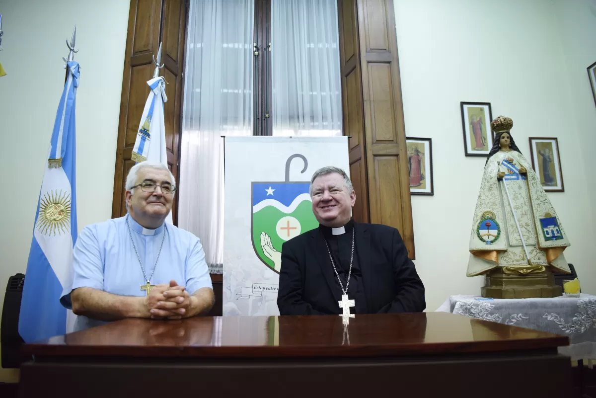 PEDIDO POR LA PAZ. Representantes de distintas religiones confluyeron en la Casa Histórica para ofrecer una imagen de unidad.