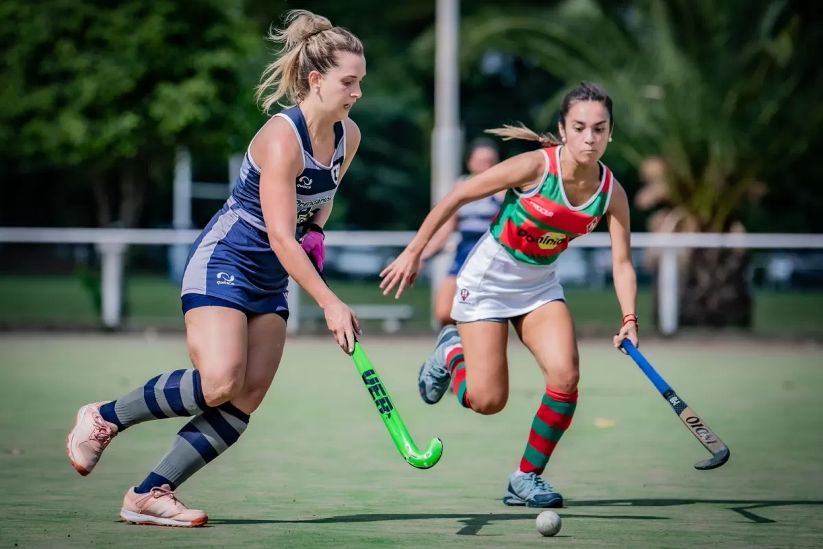 Hockey: “Uni” dio el batacazo y se subió a la cima