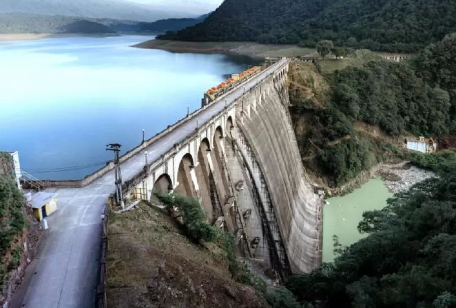 El dique Escaba aumentó su nivel y debieron abrir las válvulas para evitar nuevos desbordes