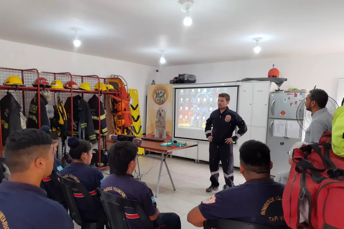 Yerba Buena: se realizó el primer Seminario Internacional Canino