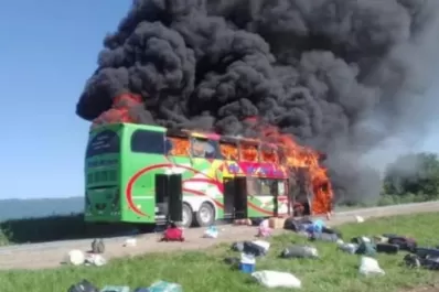 El colectivo que ardió: Un caso que pone en jaque el control de los ómnibus