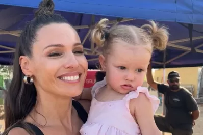 La emotiva foto de Pampita y su hija Ana visitando la tumba de Blanca: “Siempre en nuestros corazones”