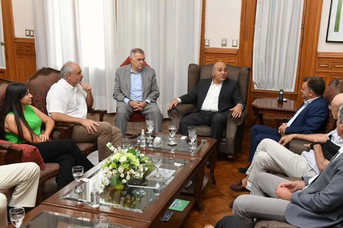 EN CASA DE GOBIERNO. Albarracín y Casañas, junto a Jaldo y a Manzur. Foto de Comunicación Pública