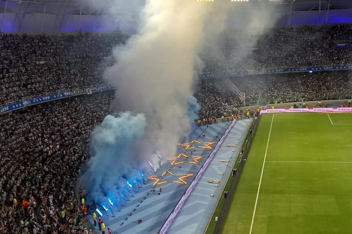 25 minutos: Argentina merece muchos más goles