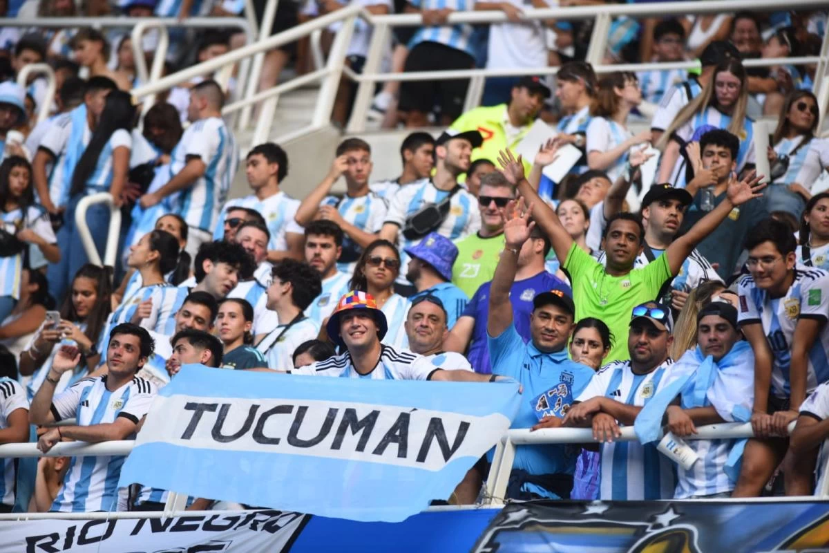 Mirá las mejores fotos de la hinchada, antes del partido