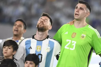 La Selección en Santiago: la particular versión del himno que no terminó de convencer a los hinchas