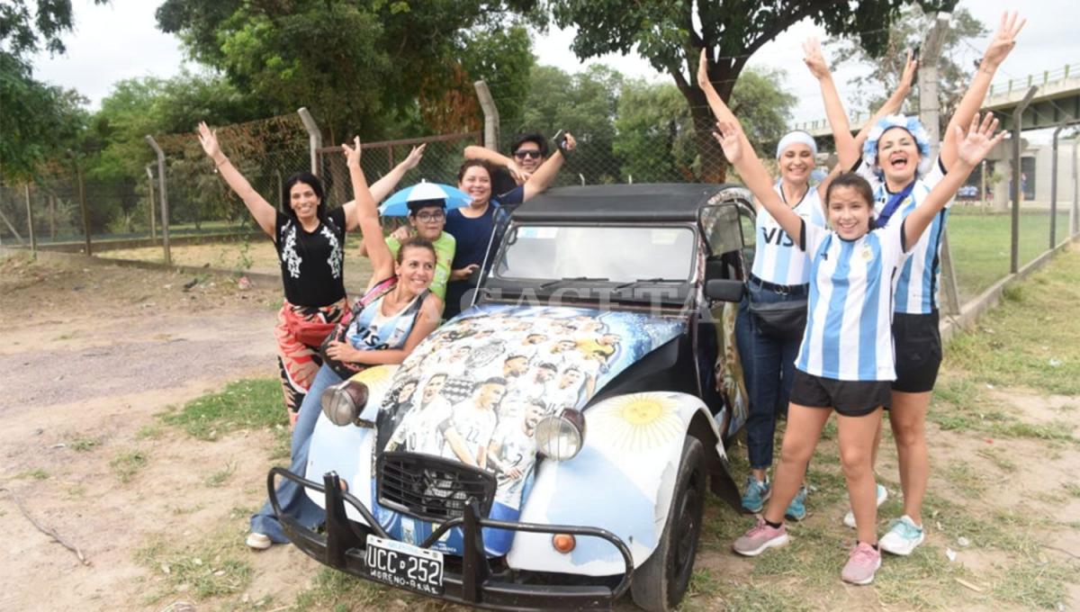 SUMANDO KILÓMETROS. Diego Paz condujo desde Buenos Aires para vivir la fiesta de la Selección.