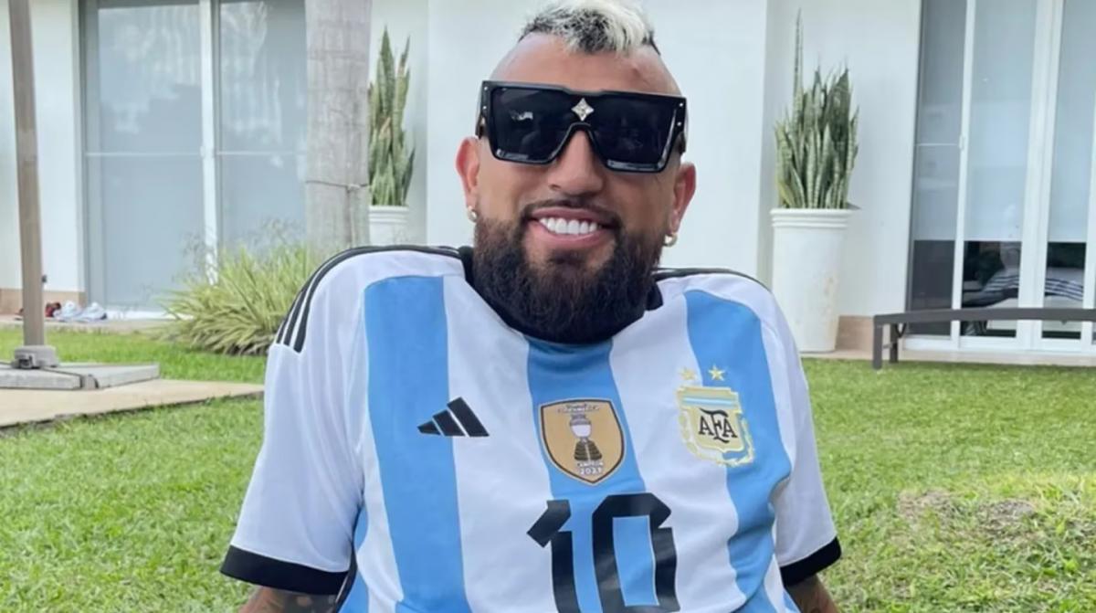 Arturo Vidal festejó el triunfo de la Selección argentina en el Mundial de Qatar 2022.