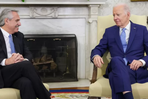 Alberto Fernández vuelve al país después de la reunión con Biden