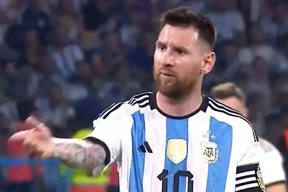 Un alcanzapelotas dijo que Lionel Messi lo retó en el amistoso con Curazao: “No está bueno que te insulten”