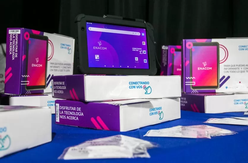 Las tablets serán destinadas a quienes perciban un ingreso menor a dos saliaros mínimos