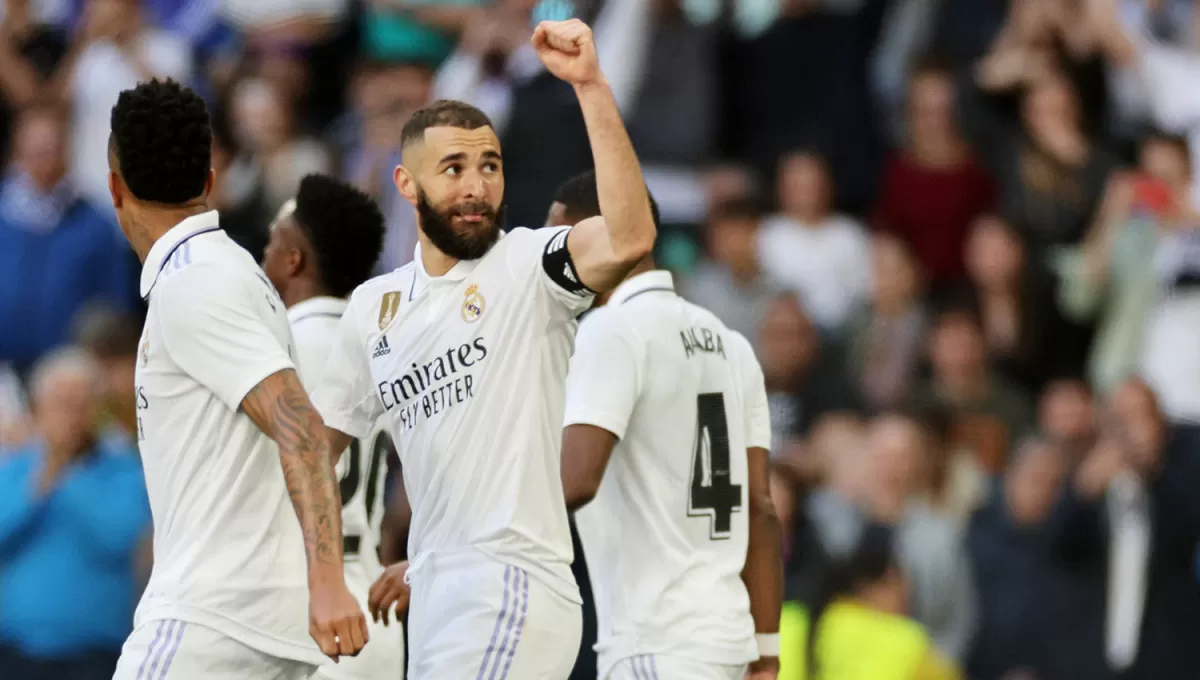 IMPLACABLE. Karim Benzema, junto a Rodrygo, fueron las piezas determinantes en una nueva victoria de Real Madrid. 