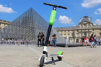 Por qué París votó por la expulsión de los monopatines eléctricos en la ciudad