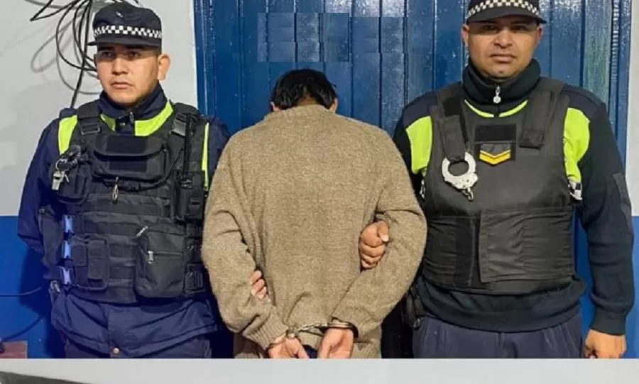 ¡CON MAMÁ NO! El detenido por agredir a su madre. 