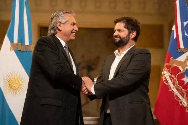 Alberto Fernández viaja a Chile por el Abrazo de Maipú y una reunión bilateral con Boric