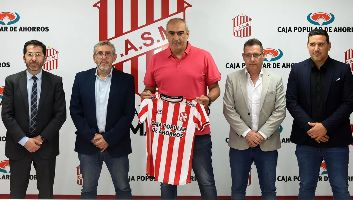 SIN RESULTADOS. Hace casi cuatro meses Iván Delfino asumía sus funciones en San Martín, después de ser anunciado por los dirigentes Hugo Ledesma, Rubén Moisello, Bruno Sogno y el manager Alexis Ferrero.