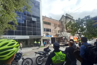 Por un incendio en pleno centro tucumano, una niña debió ser asistida de urgencia con oxígeno