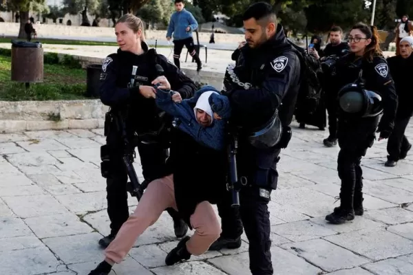 Jerusalén: choques dentro de la mezquita Al Aqsa