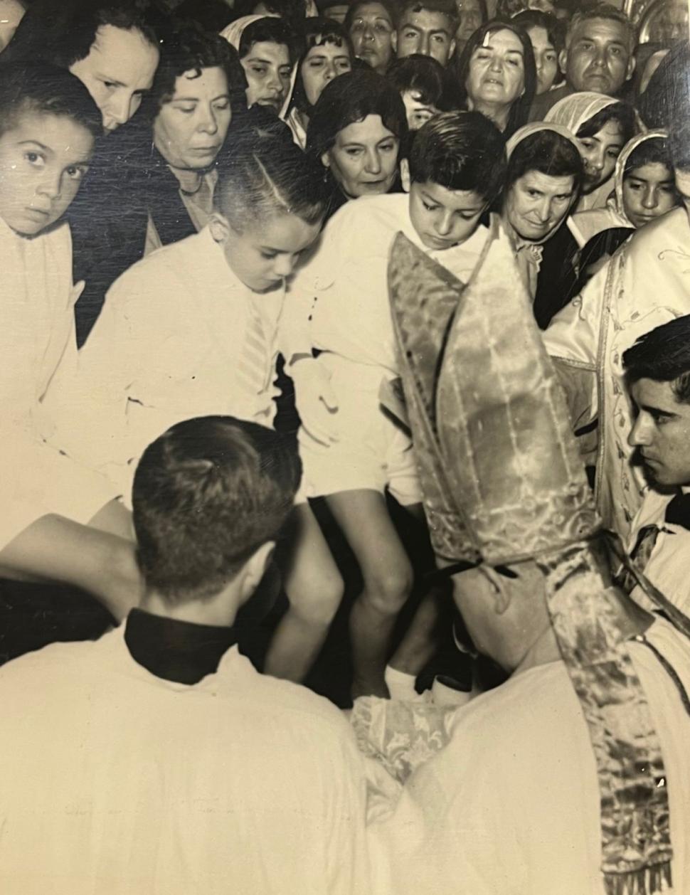 1960. La misa crismal del 14 de abril, presidida también por Aramburu.