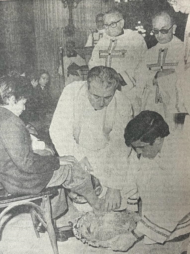 1995. El arzobispo Blas Conrero presidiendo la celebración en la Catedral.