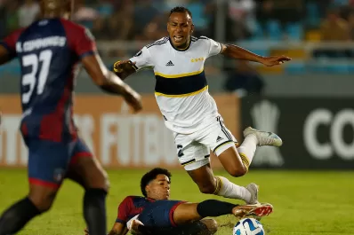 Boca terminó con nueve y consiguió un empate en Venezuela en su debut en la Libertadores