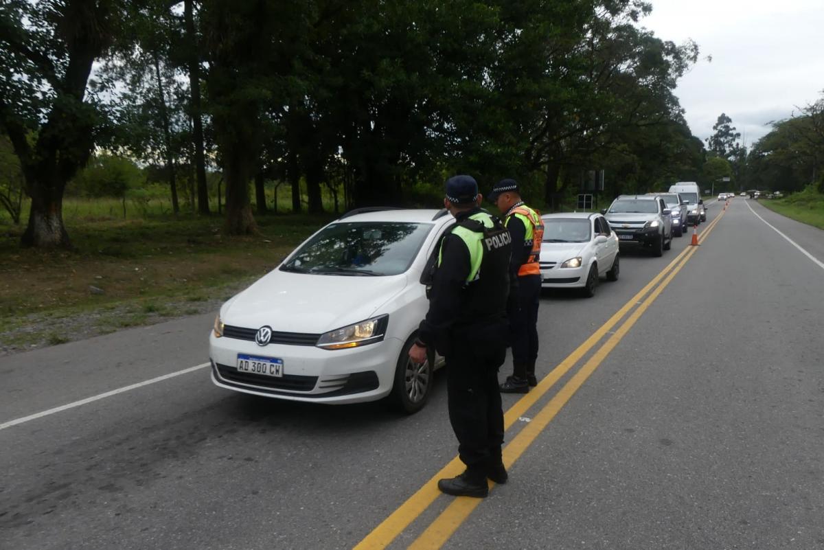 Intenso tránsito en la ruta a los valles. FOTO OSVALDO RIPOLL / LA GACETA