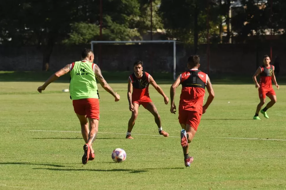 ÚLTIMO ENSAYO. El entrenamiento de hoy será por la tarde en el complejo; luego el grupo quedará concentrado.  