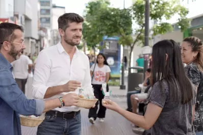 Dimes y diretes de la política tucumana: huevos de Pascua, la Pasión y reclamos de nepotismo