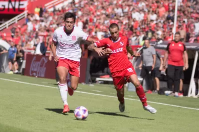 Estudiantes venció a Independiente en Avellaneda