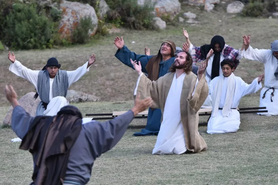 MENSAJE CONMOVEDOR. Una escena de “Vida y Pasión de Dios Hombre”, en el predio Ojo de Agua. la gaceta / fotos de Osvaldo Ripoll 