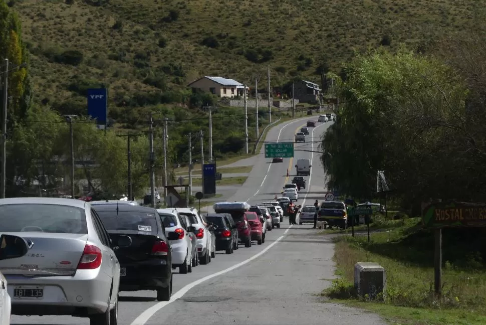 EJEMPLO DE SUPERACIÓN. Claudio Romano perdió un brazo hace 10 años, pero fue pedaleando desde San Pablo hasta Tafí del Valle. la gaceta / fotos de Osvaldo Ripoll 