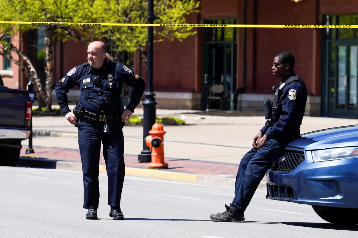 KENTUCKY. Un empleado entró a un banco con un rifle y mató a cuatro compañeros.
