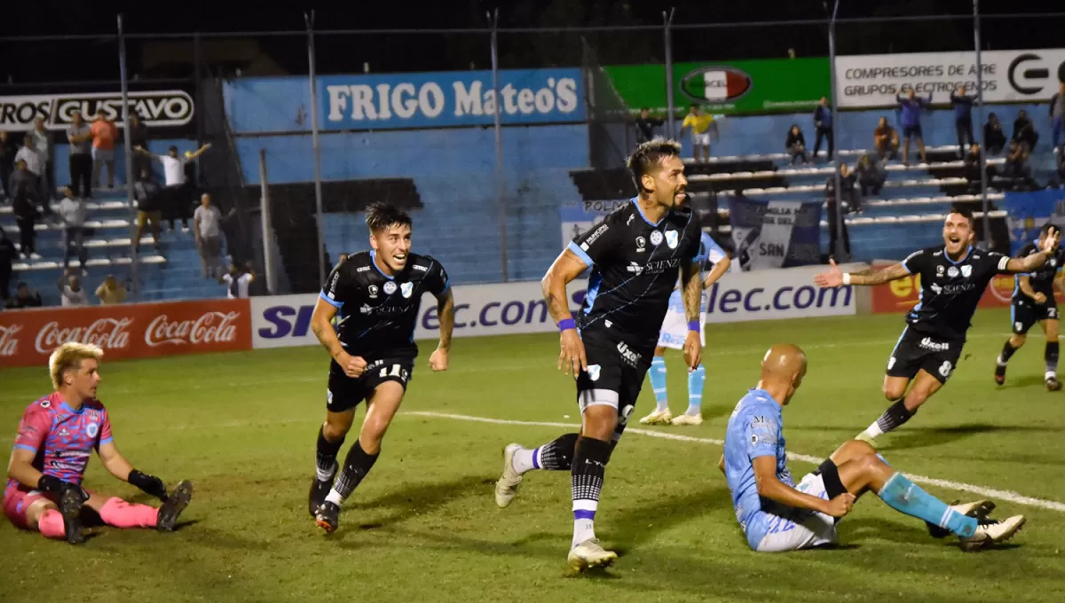 GOLEADOR. Luis López anotó su cuarto gol en el torneo para que Temperley escale en las posiciones.