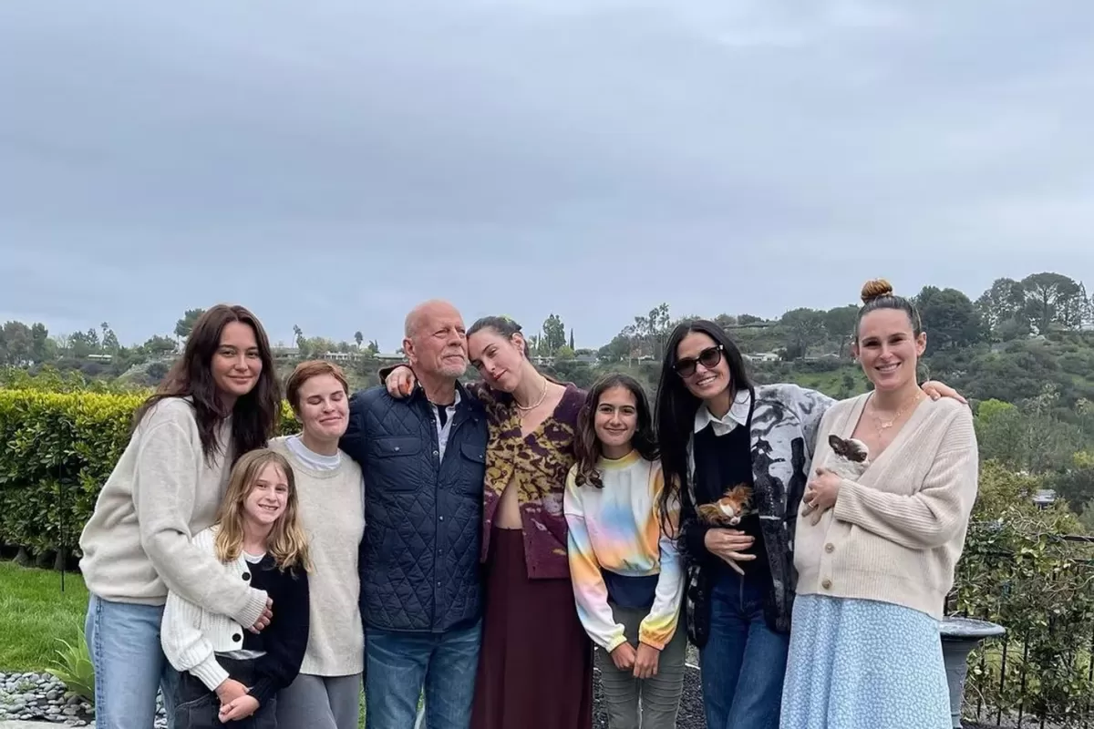 Bruce Willis junto a su familia