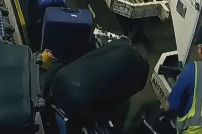 Les cambiaron las valijas en el aeropuerto y fueron detenidas por narcotráfico en Alemania