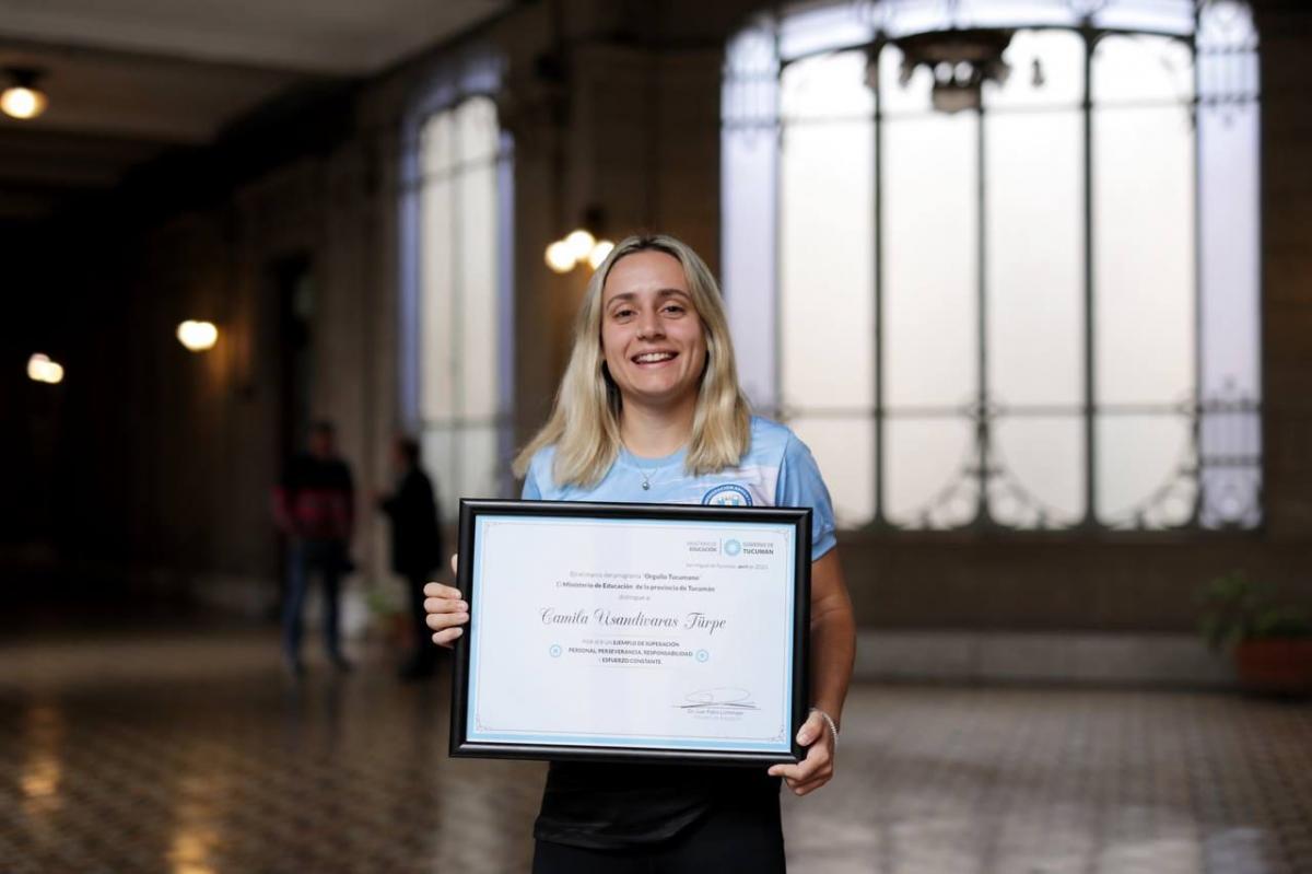 Una joven subcampeona mundial de Futsal fue reconocida como “Orgullo Tucumano”