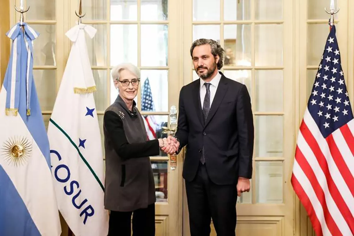 Wendy Sherman y Santiago Cafiero, en Buenos Aires