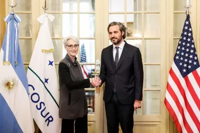 Wendy Sherman, la enviada de Joe Biden, apoyó las negociaciones de la Argentina y el FMI