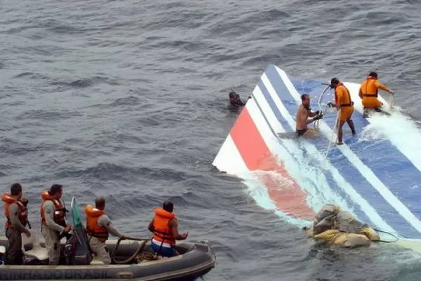 Vuelo 447 de AirFrance: cuáles fueron las últimas palabras de los pilotos