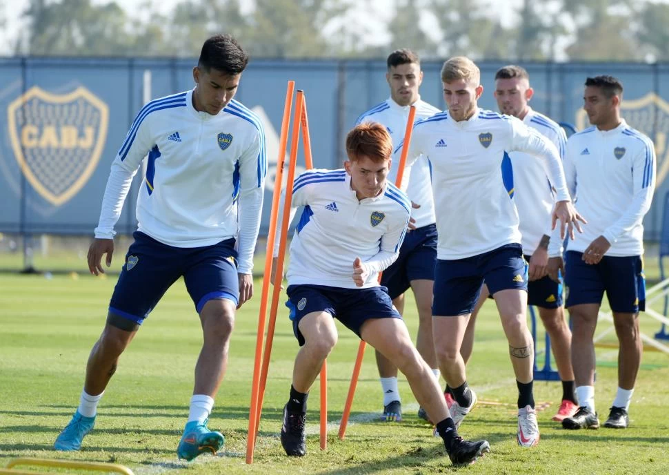 GANA TERRENO. El juvenil Valentín Barco volverá a estar desde el arranque. twitter @BocaJrsOficial 