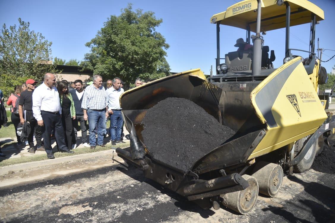 Con obras de pavimentación mejoran la zona lindera al Mercofrut